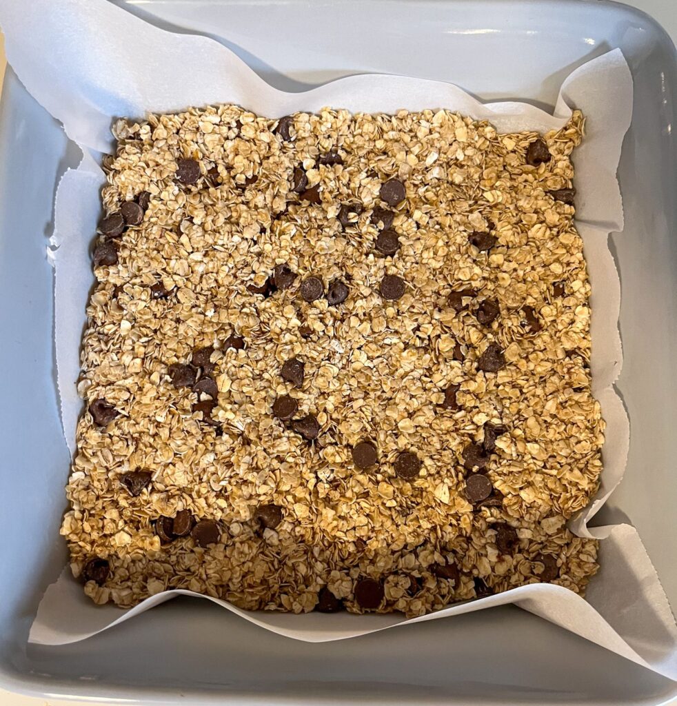 granola bars without nuts in a pan