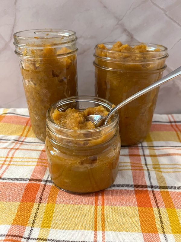 pumpkin spice applesauce in filled mason jars