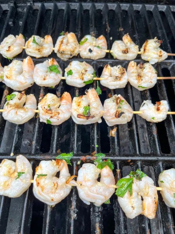 grilled shrimp kabobs on the grill