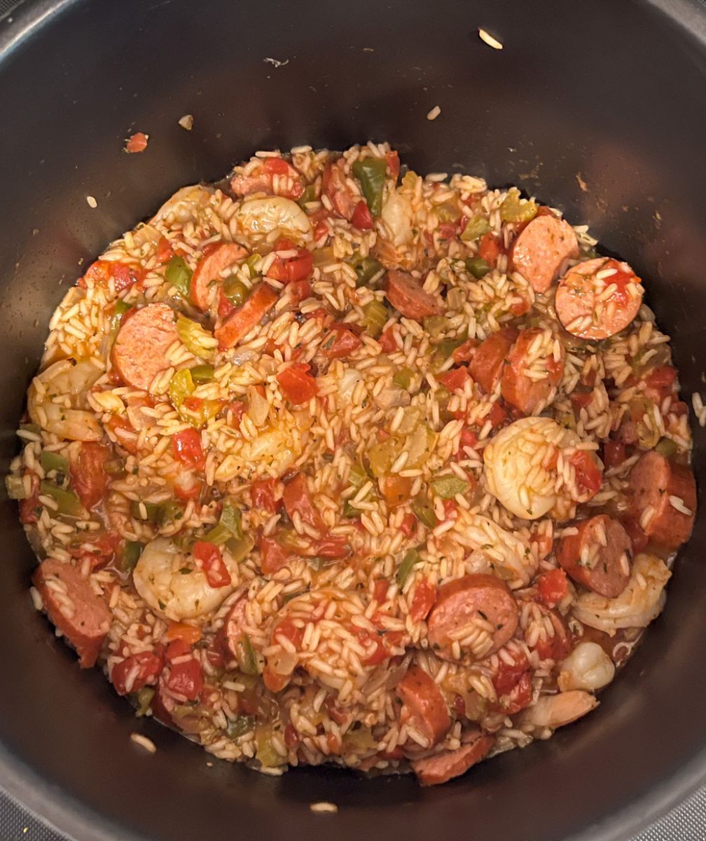 jambalaya with sausage in shrimp in a large pot