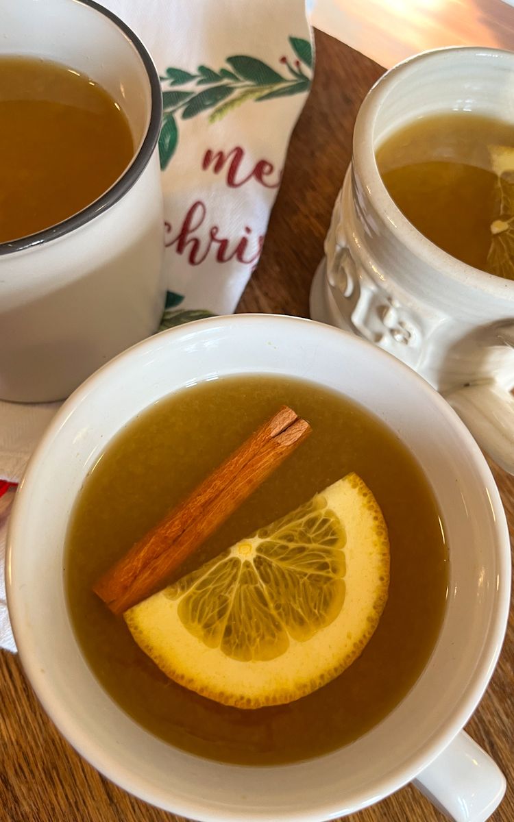 Wassail served in 3 mugs