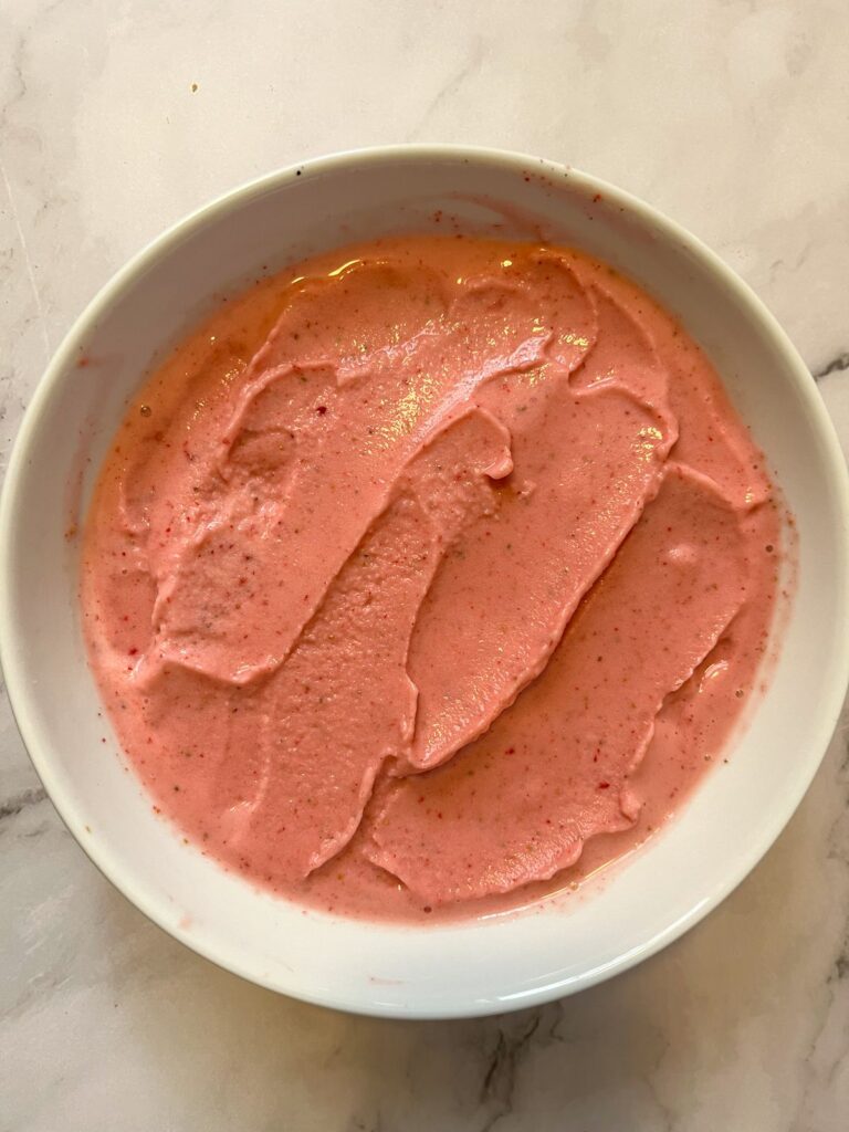 strawberry smoothie bowl without toppings