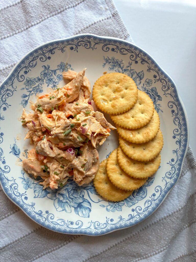 buffalo chicken salad served with crackers